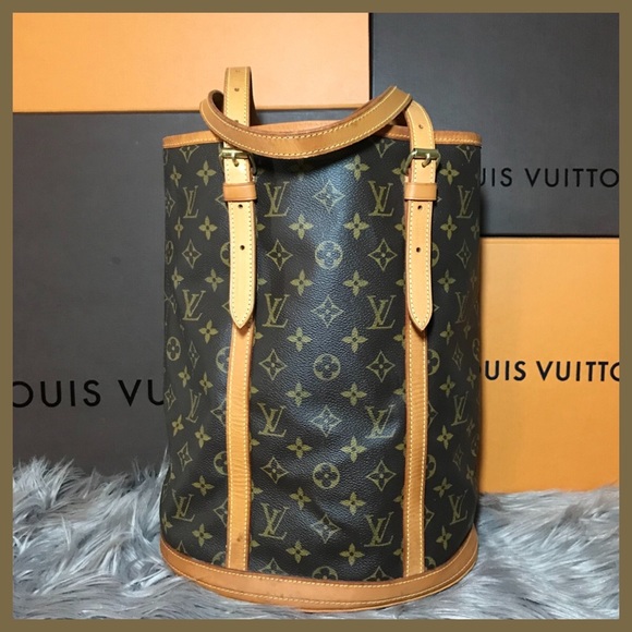 ❌Sold!Authentic Louis Vuitton Bucket GM #AR0957 - Picture 1 of 14